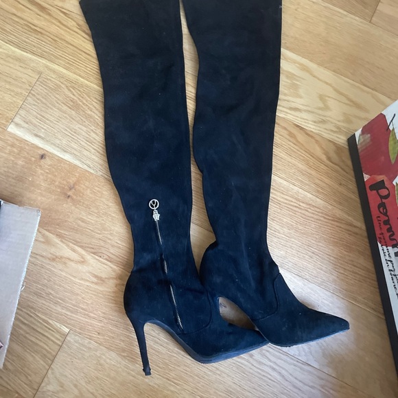 tall boots - Picture 2 of 2